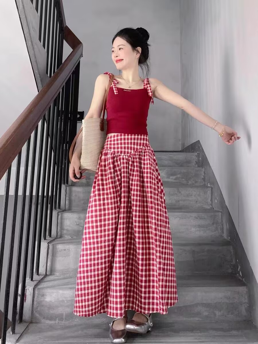 New summer fashion small man outfit red suspender top plaid skirt age-reducing sweet two-piece suit