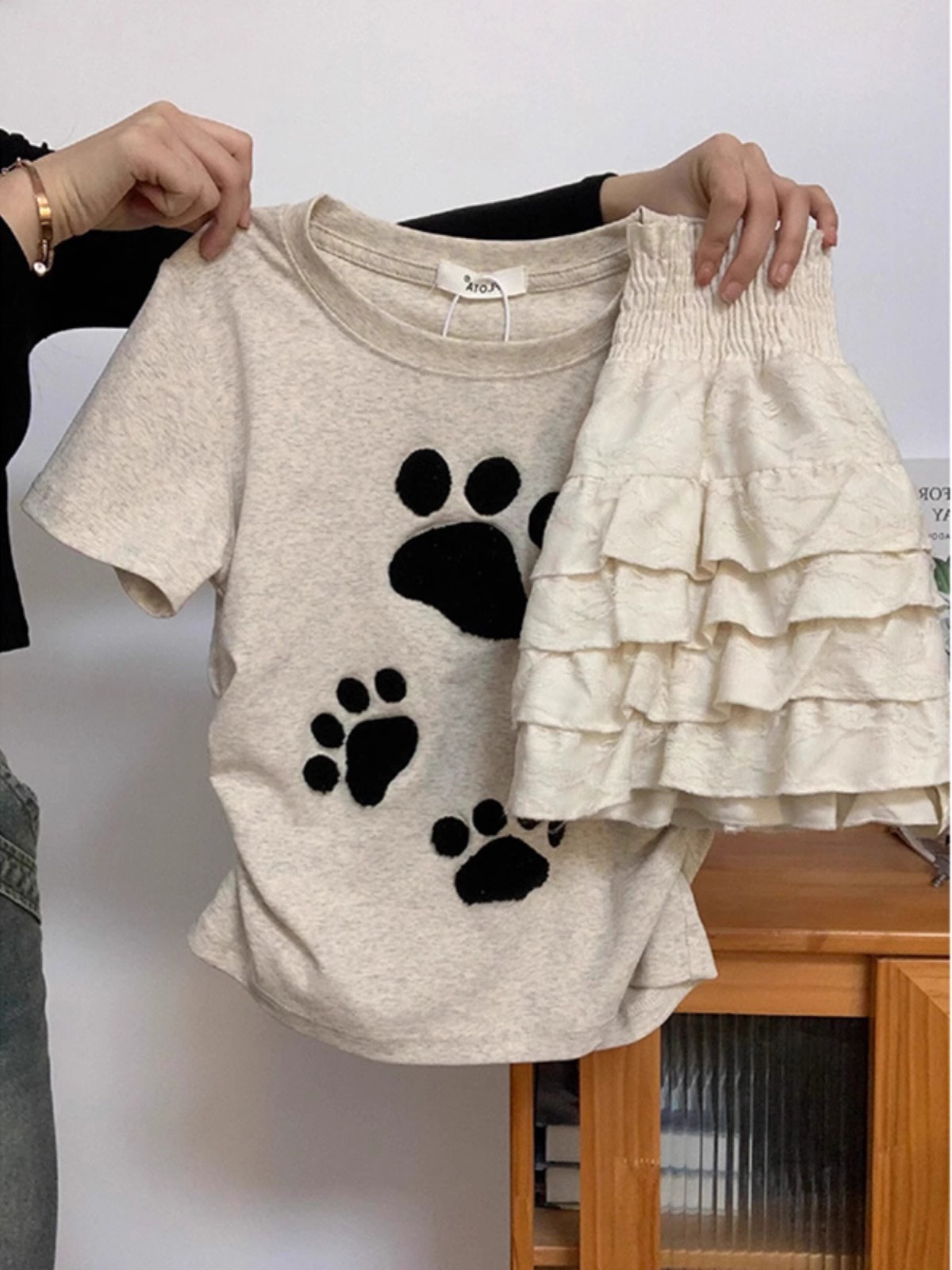 Pure cotton flocking short-sleeved T-shirt for women's design sense