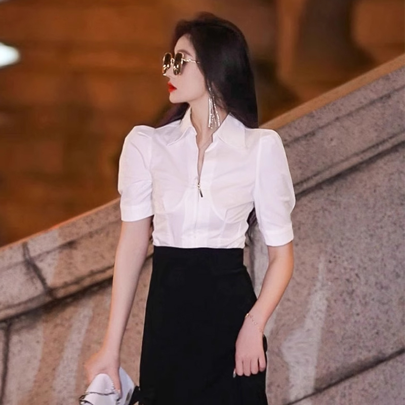 White shirt for women, short zipper, hot girl, high waist, slim shirt, short sleeves, women's design, niche and unique top trendy