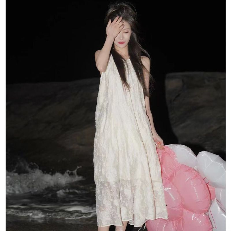 Sleeveless dress for women in spring 2025 new gentle vacation style age-reducing medium-length lace hook-flower vest skirt