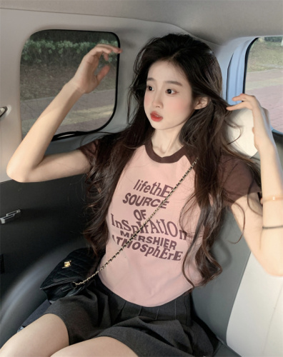 American retro contrasting ragdoll sleeve letter printed slim fit short top + grey half-body pleated skirt two-piece set