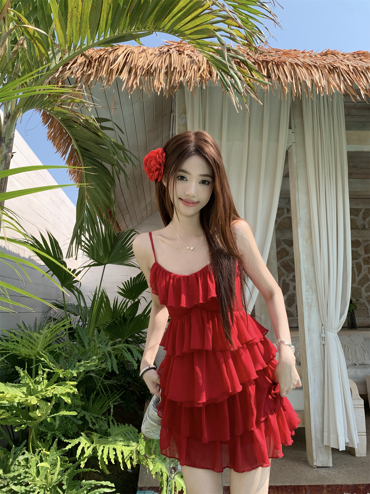 Real-life girl's dress with a passionate love period looks slim red niche whiter back design sling skirt