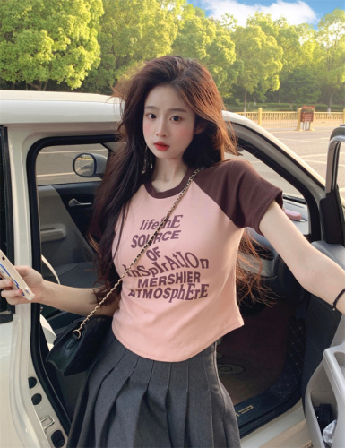 American retro contrasting ragdoll sleeve letter printed slim fit short top + grey half-body pleated skirt two-piece set