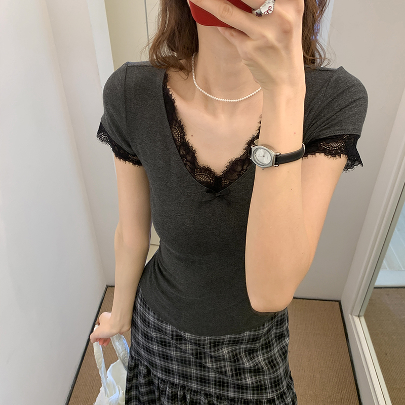 Real-life shots and real-price #lace spliced ​​short-sleeved T-shirt for women in summer 2025 new design niche tight short top