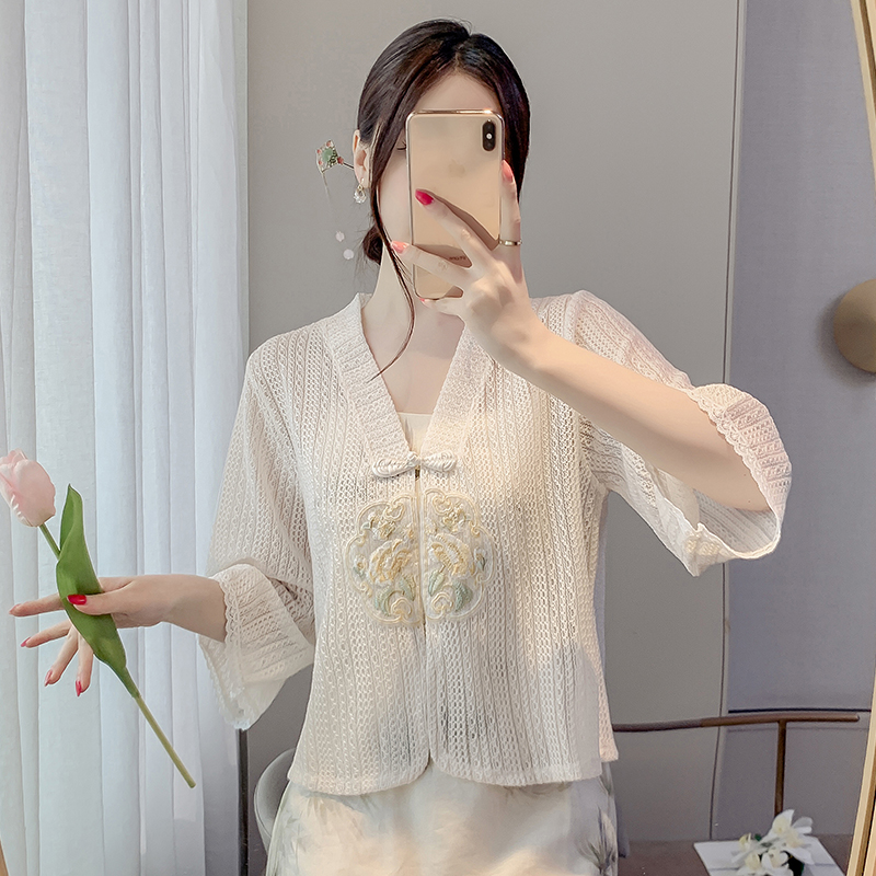 2025 new knitted cardigan small jacket lace holiday sunscreen shirt summer thin top hollow shawl