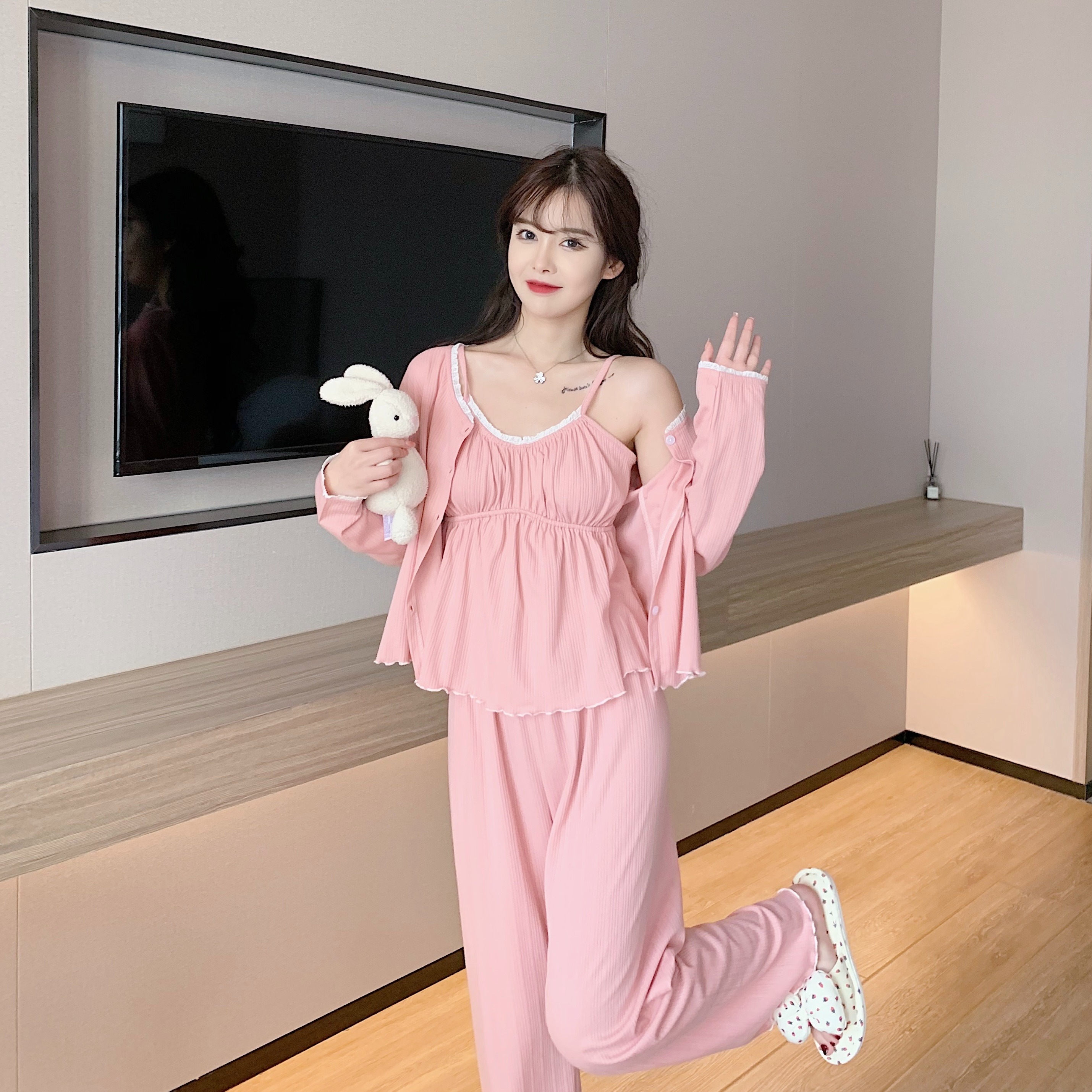 Pajamas for women, summer long sleeves, chest pads, new spring and summer cotton internet celebrity autumn sexy three-piece set home clothing