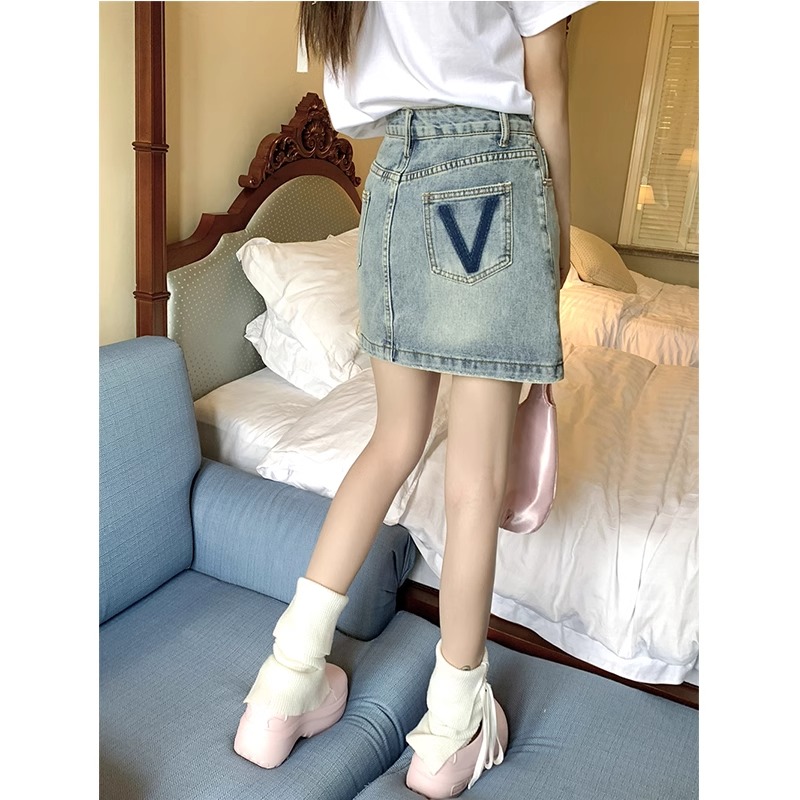 Retro blue V-shaped embroidered denim skirt for women 2025 summer fat mm high waist slim A-line hip short skirt KX