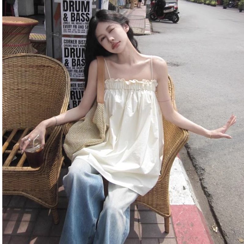 杏色一字肩吊帶背心女夏季海邊度假風設計感木耳邊寬鬆中長款上衣