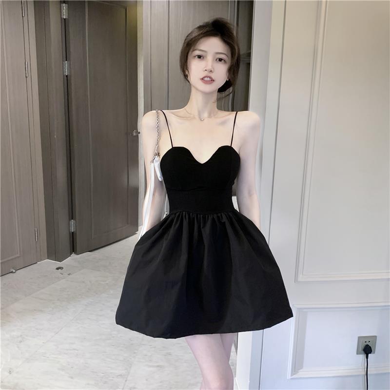 Sling dress with women's temperament, little black skirt, summer 2025 new retro style, high waist slim short skirt