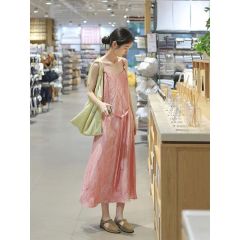 法式復古氣質暈染吊帶連衣裙女夏季海邊度假一字肩粉色絕美小裙子