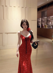實拍~ 碎花紅色連衣裙女新款純欲蕾絲V領吊帶度假長裙