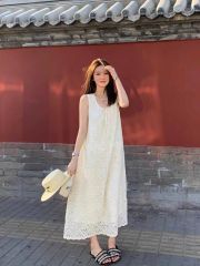 Round necklace embroidered sleeveless dress loose temperament fresh tourism style A-line vest skirt