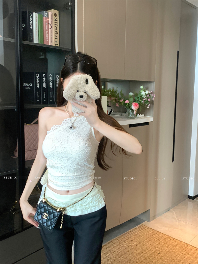 Real shot Lace off-shoulder bow hollow vest top for women in spring and summer new hot girl exposed waist