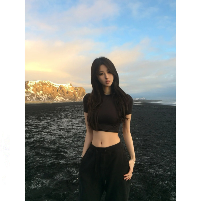 American black front shoulder short-sleeved T-shirt Spring and Summer 2025 new sweet hot girl slim and slim small short top