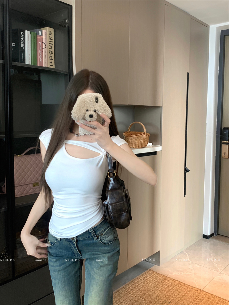 Real shot of tee design kink hollow waisted off shoulder short sleeve T-shirt for women with slim fit inside short top