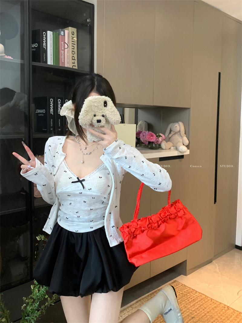 Real photo of bm wind shattered flowers two-piece set bow suspender cardigan Korean top