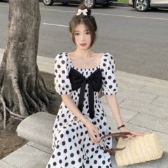 蝴蝶結方領波點連衣裙女裝夏季新款法式溫柔風氣質收腰長裙子
