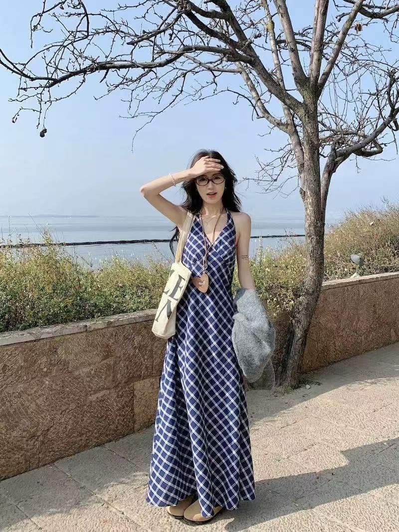 法式撞色格子掛脖吊帶裙女夏季復古高級感連衣裙顯瘦A字長裙