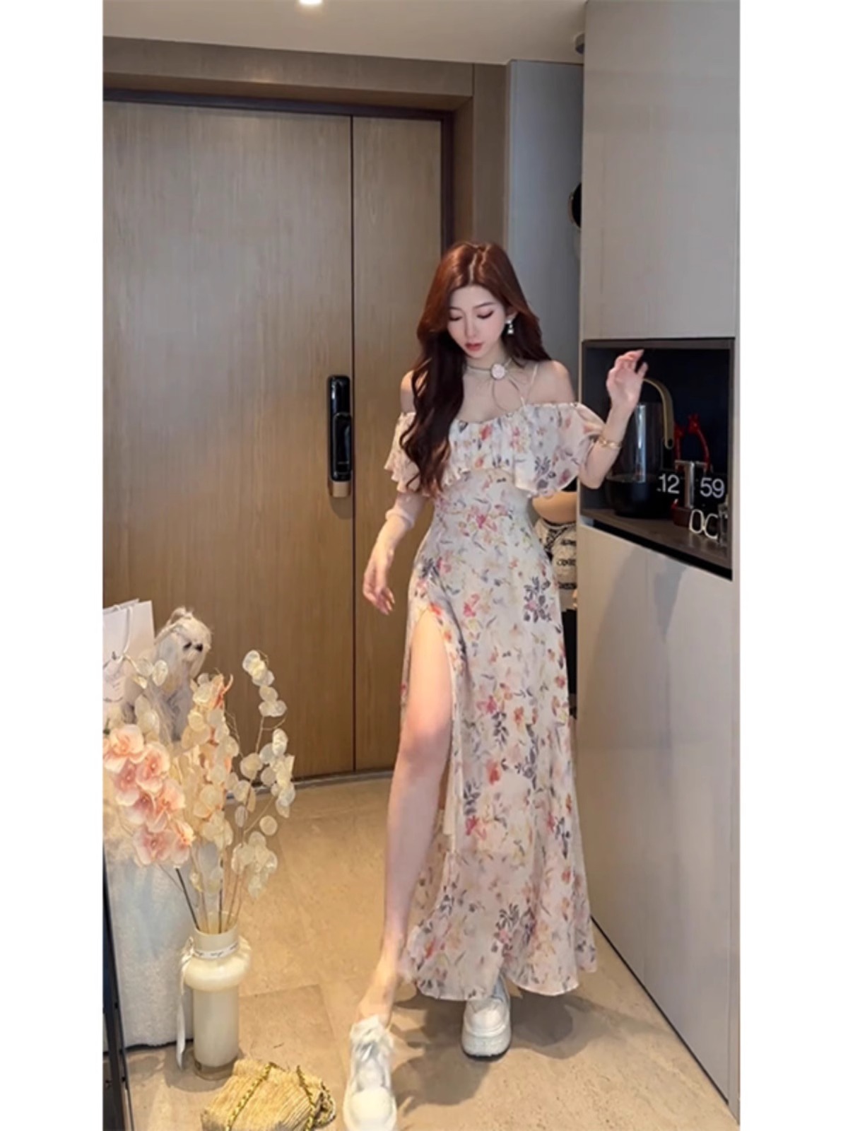 Coffee break French beautiful one-shoulder floral suspender dress for women in summer new super fairy forest fairy long skirt