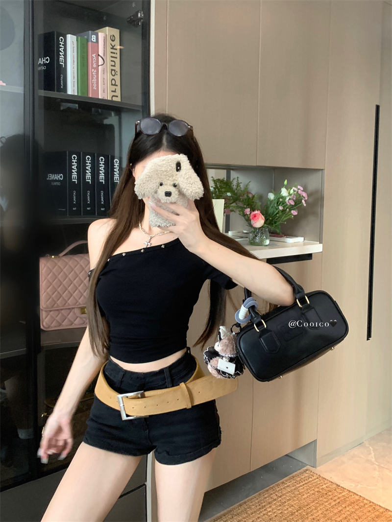 Real shot of off-shoulder irregular sleeveless suspender vest for women 2025 summer willow nail design short-sleeved top