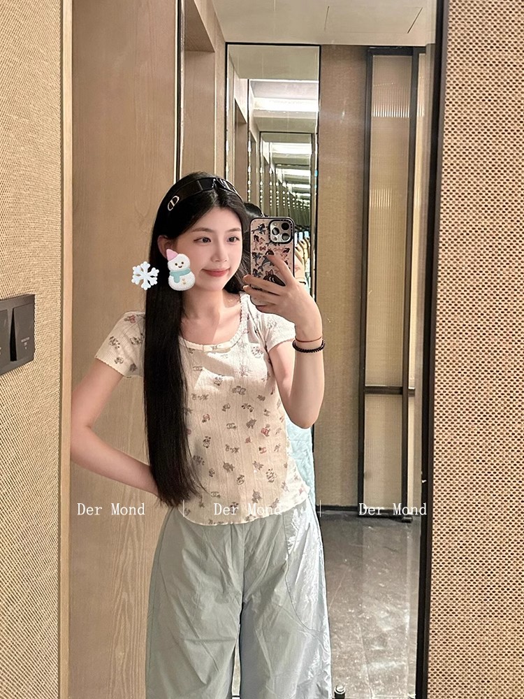 Korean small floral short-sleeved T-shirt for women 2025 summer sweet pure slim fit slim round neck short top