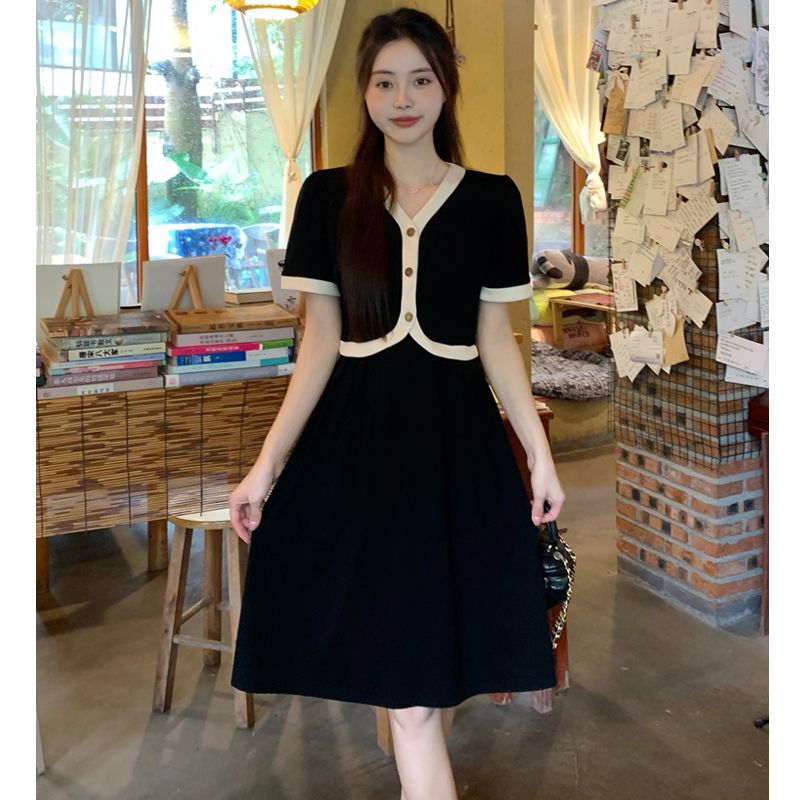 Two new large-size and stylish skirts for summer splicing, slim and fashionable women's high-end meat-covering dress