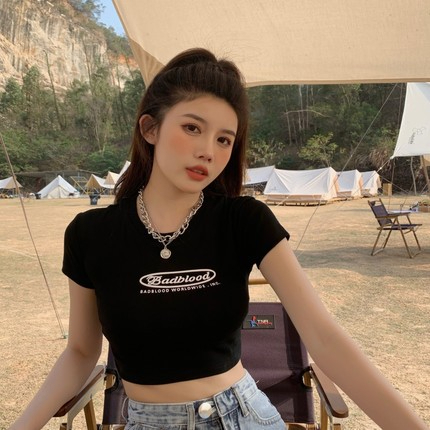 Foreign trade original new Korean short T-shirt for women in summer new slim fit versatile hot girl short-sleeved top