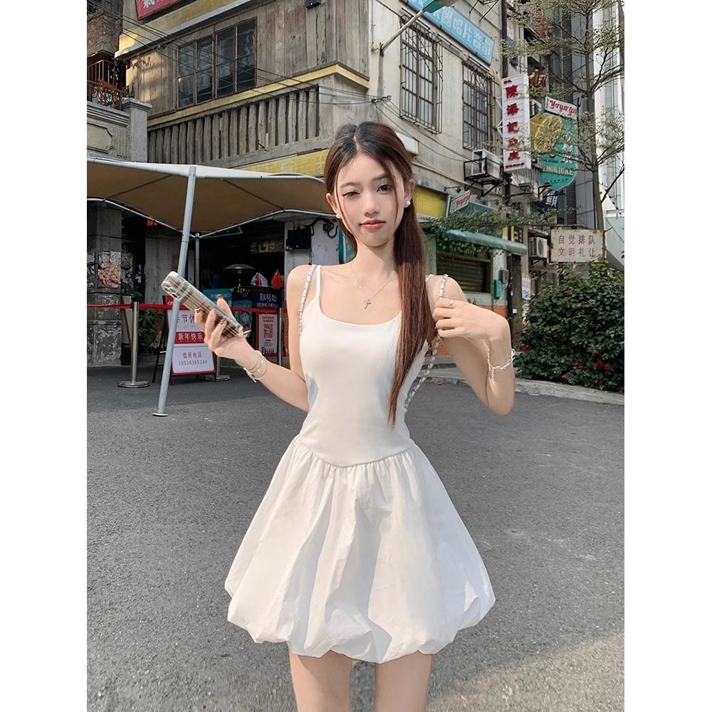 Foreign trade ballet style suspender dress for women in summer new white waist-hugging design flower bud skirt short skirt