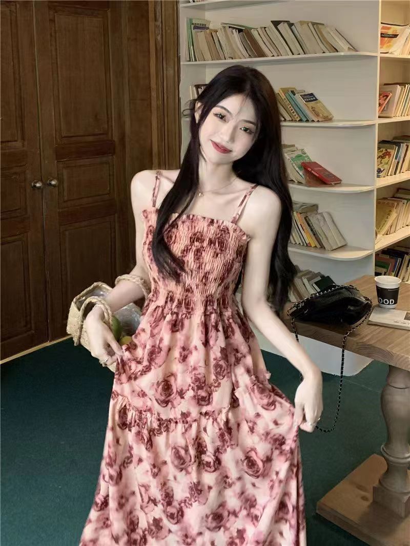 夏季新款碎花抹胸連衣裙女夏法式復古高級感收腰顯瘦吊帶裙子
