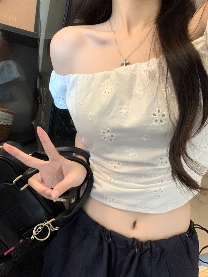 Real shot, design-sensual lace-shoulder top for women in summer, slim and short T-shirt