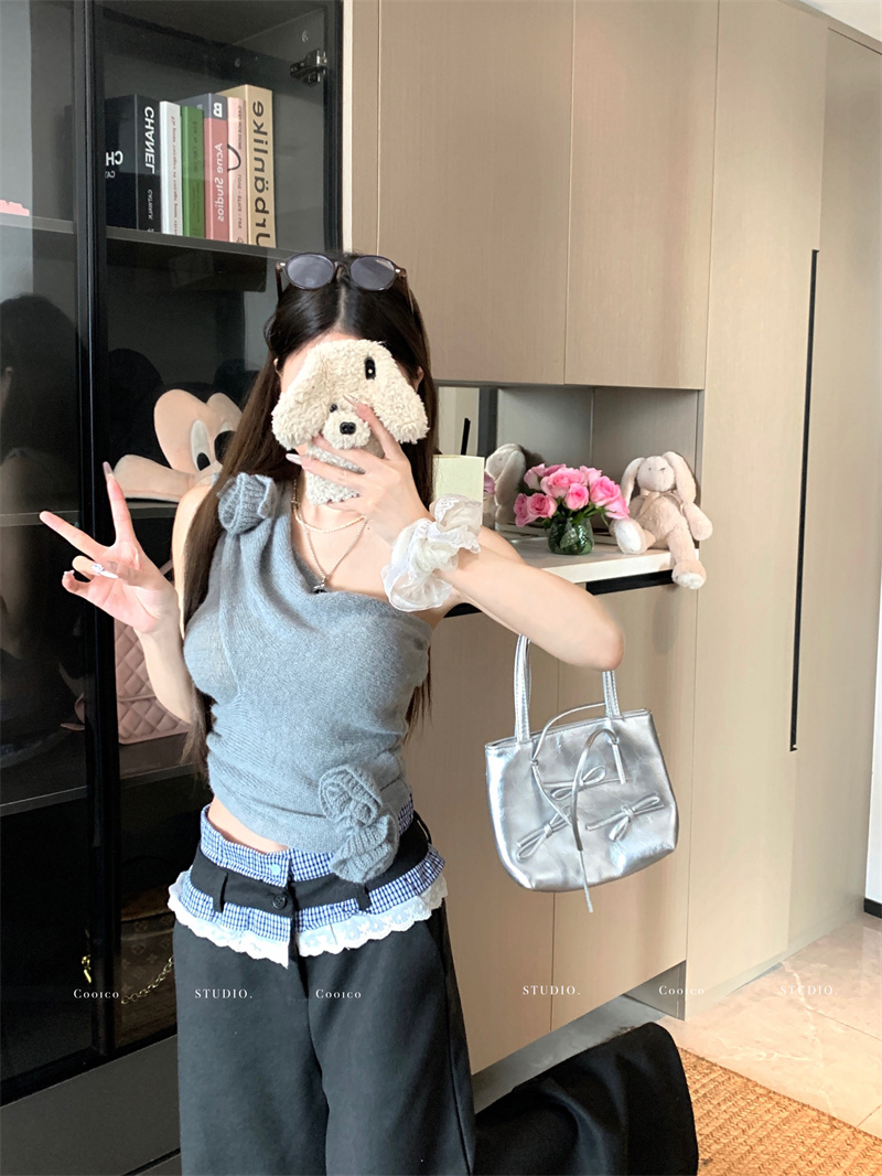 Real shot of three-dimensional flower suspender vest women's off-shoulder temperament sexy hot girl short knitted top