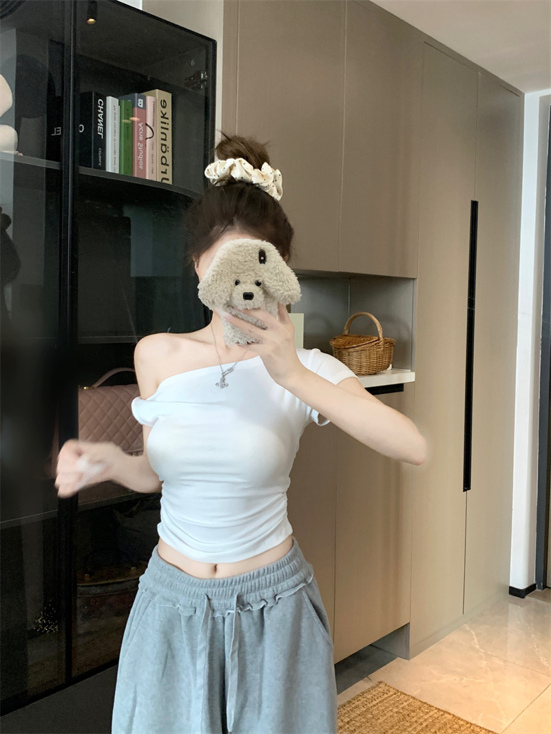 Real shot of oblique collar off-shoulder T women's 2025 summer new design slim short off-shoulder top