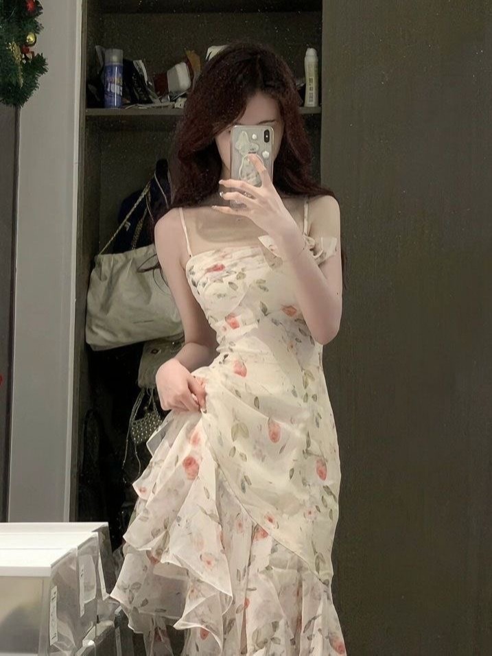 Irregular French romantic sleeveless printed suspender dress for women in summer slim and elegant skirt design niche