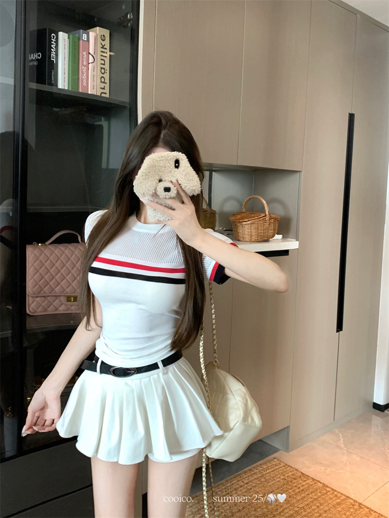 Real shot, niche waist-hugging and slim knitted short-sleeved women's translucent slim fit top