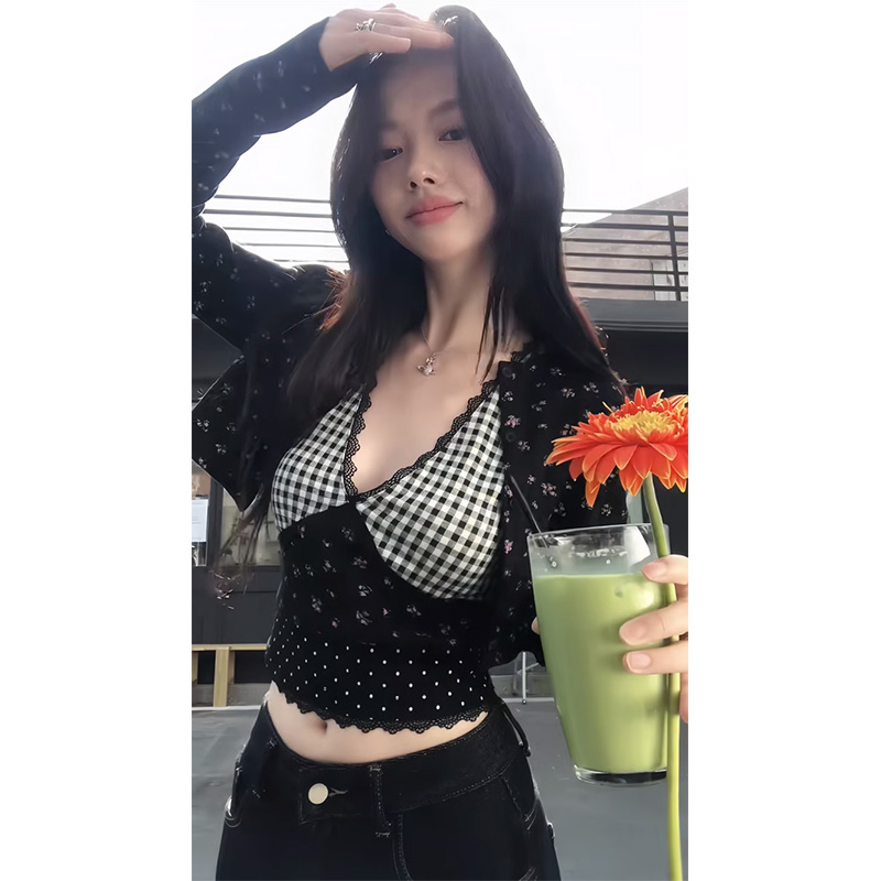Hot girl sexy black suspender vest for women in spring floral cardigan jacket short sleeveless top two-piece suit trendy