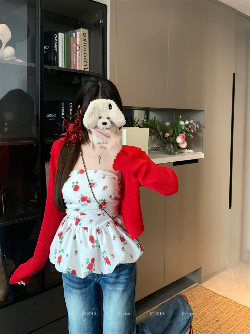 Real shot of retro pure floral strapless top for women in spring and summer + cardigan