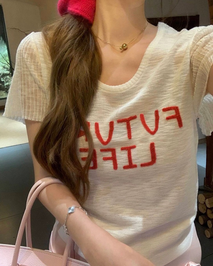 Gentle and casual ~Embroidered letters short-sleeved sweater for women 2025 summer style good-looking temperament age-reducing shirt top