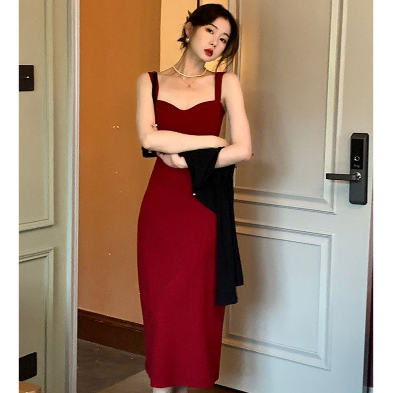 Gentle style sexy red suspender dress for women in summer slim figure long skirt with backrest and waistband hip skirt