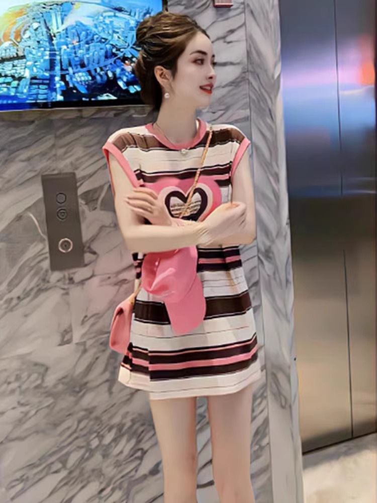 大碼女裝夏季外穿無袖背心愛心條紋減齡韓系洋氣休閒上衣300斤