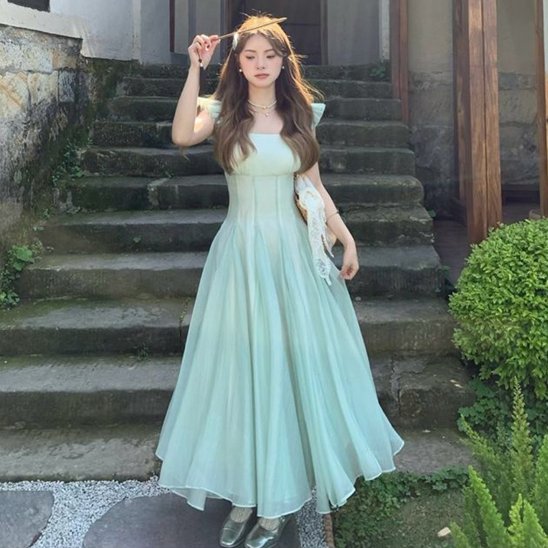 French sweet and versatile dress with a college style small summer new design 2025 high-end outfit