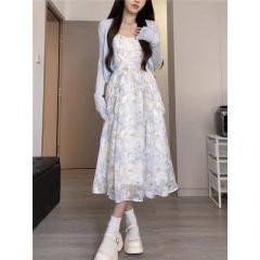 2025新款吊帶連衣裙女夏季新款收腰碎花長裙藍色度假不規則裙子女