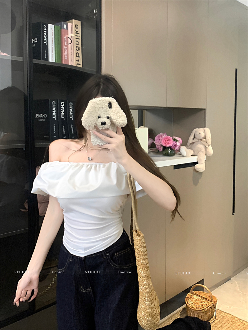 Real shot, classic atmosphere, ruffled one-shoulder slim pleated top