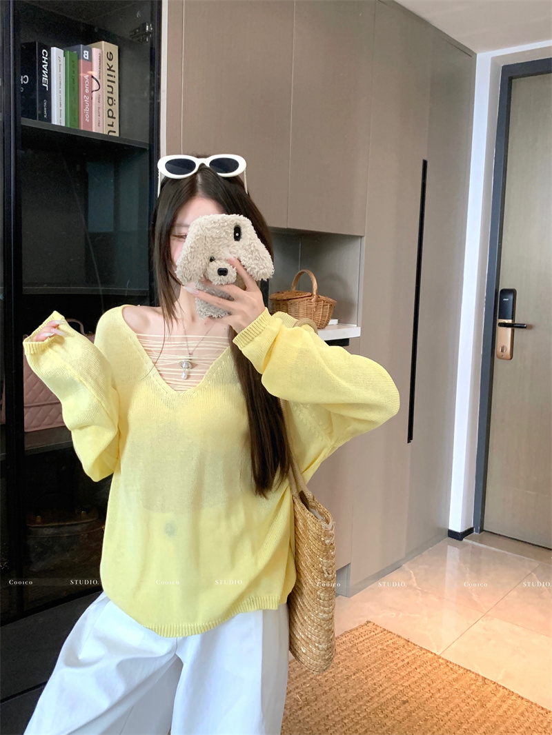 Real shot of textured large V-neck micro hollow knitted sunscreen blouse for women
