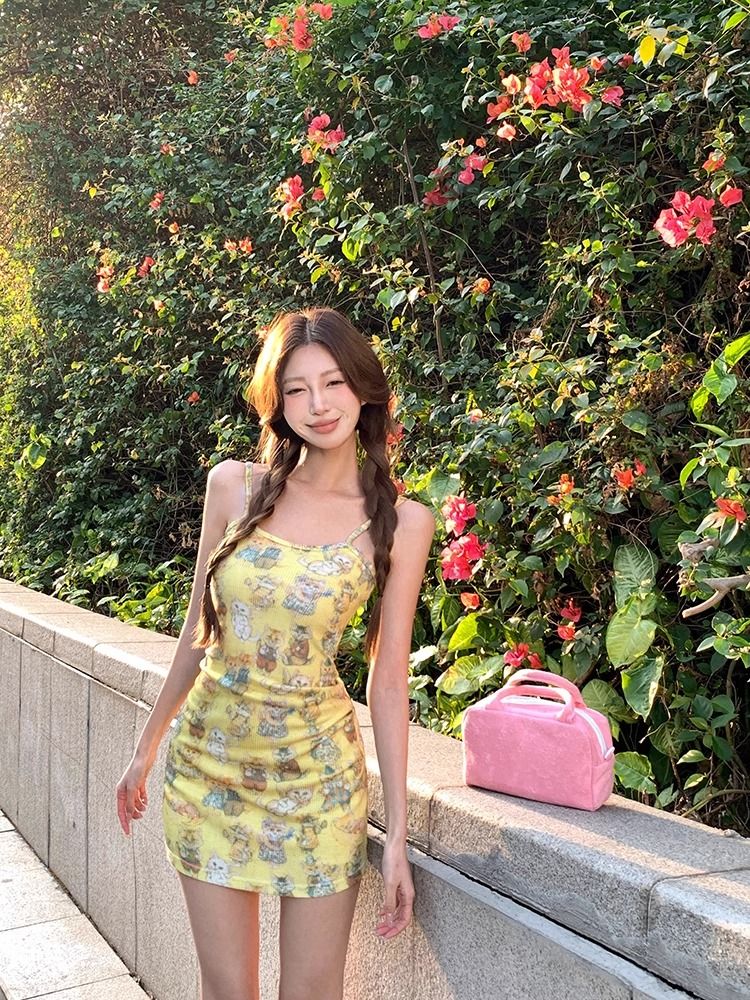 Cat printed sexy suspender dress for women in summer slim elastic hip skirt yellow sweet and spicy waist-hugging short skirt