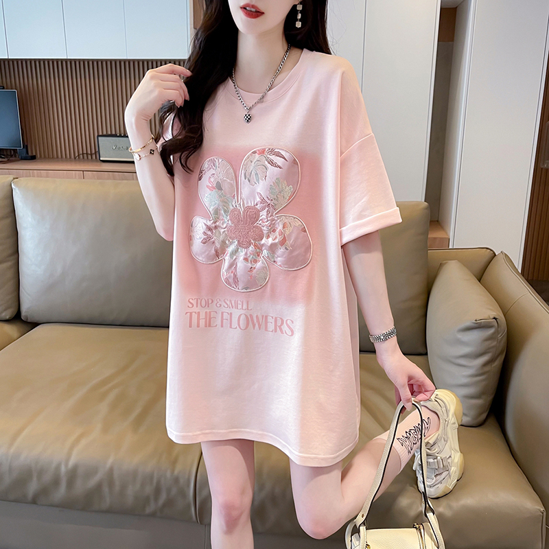 | Real shot | Pure cotton 200g | Back bag collar | Mid-length embroidered flower short-sleeved T-shirt for women