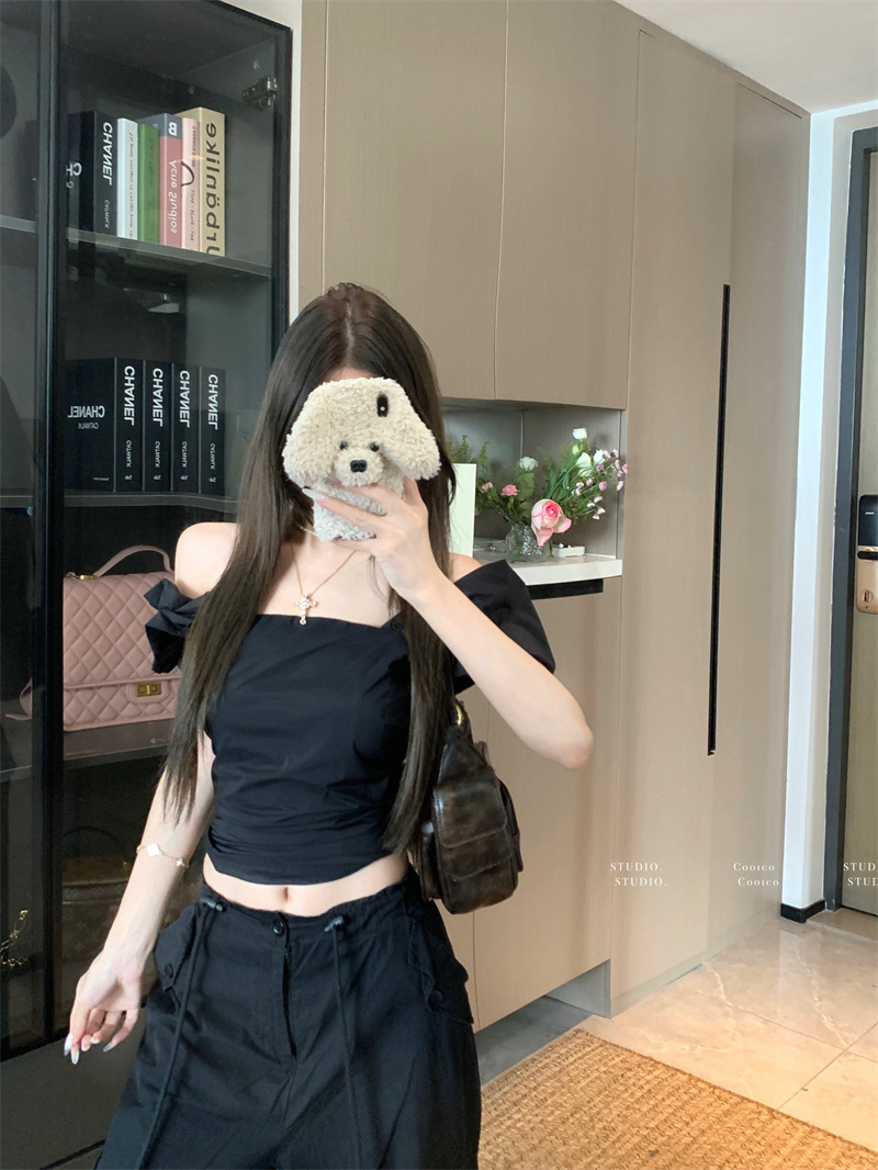 Real photo of short-sleeved women's T-shirt summer slim fit and slim one-shoulder top design niche suspender vest women's clothing