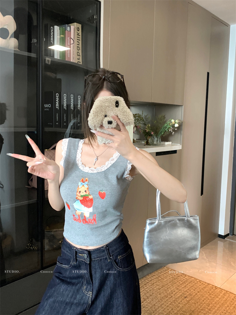Real shot of women's rabbit printed vest lace spliced ​​sleeveless top