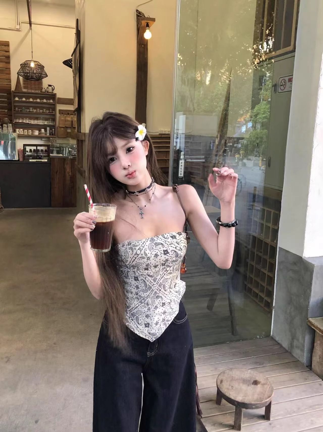 Sweet and spicy slim sleeveless strapless vest for women in summer irregular short style with cashew-wrapped breasts