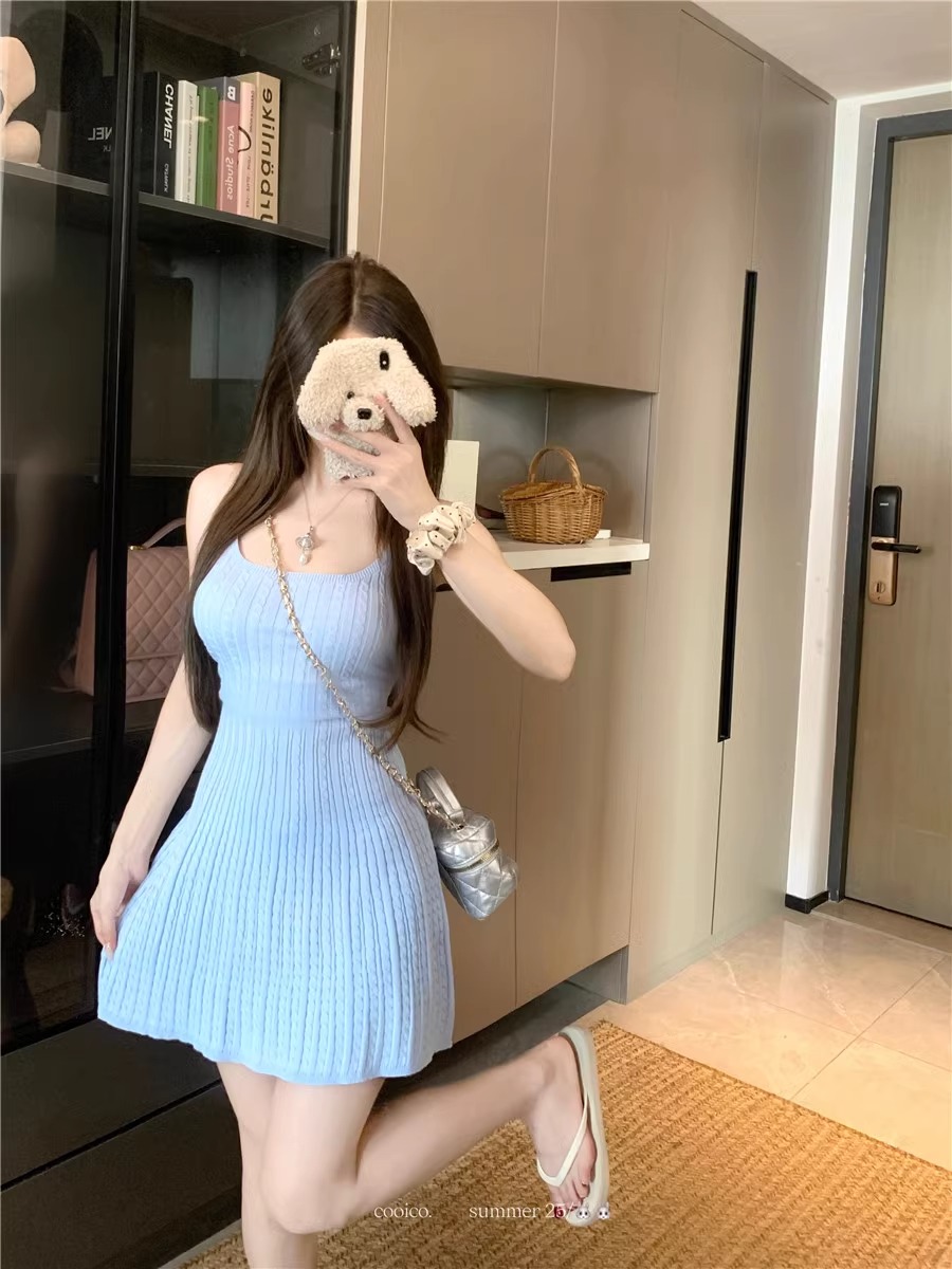 法式藍色針織吊帶連衣裙女夏季收腰顯瘦裙子小個子氣質a字裙短裙