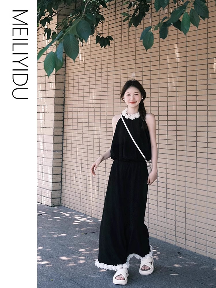 Temperament large-size French three-dimensional flower halter neck sleeveless vest top for women black half-length skirt suit elegant